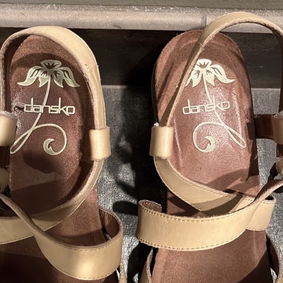 Dansko Light Tan &brown Sandals Size 40 - Picture 2 of 5